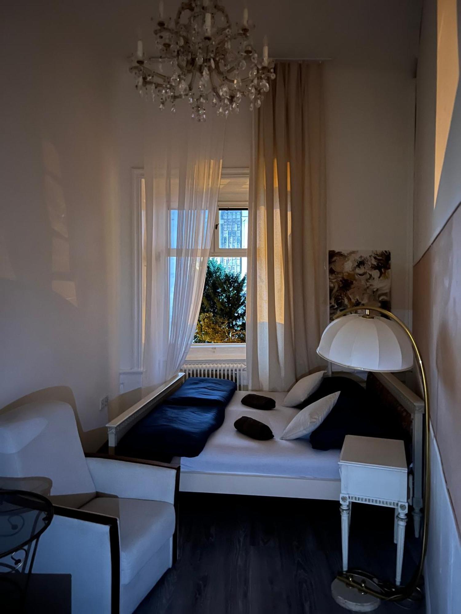Апартаменты Csaky Palace Bratislava 1 Экстерьер фото